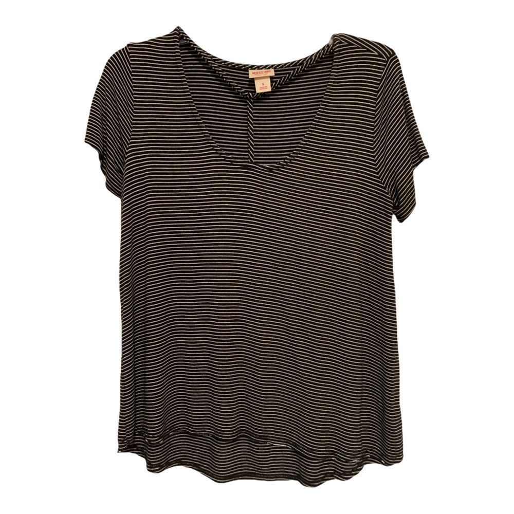 Mossimo Black White Striped T-Front Top S (A-121)